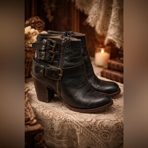 Freebird by Steven Bolo black leather buckle and zip ankle boots size 8